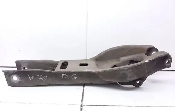 Volvo V70 Front lower control arm/wishbone
