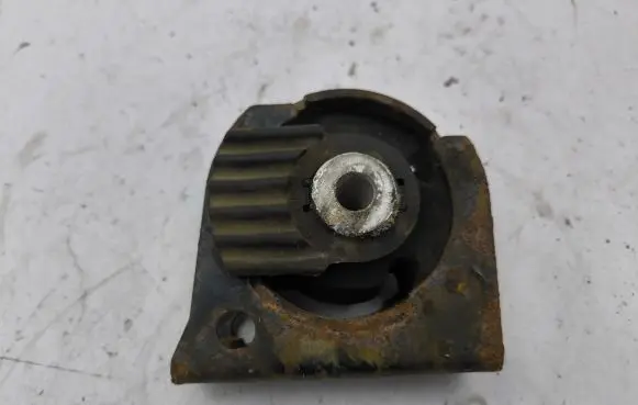 Toyota RAV 4 (XA30) Gearbox mount