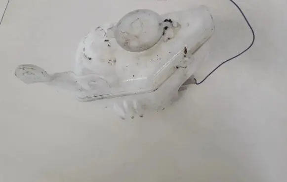 Mazda 323 Windshield washer fluid reservoir/tank 860142058 860142-058