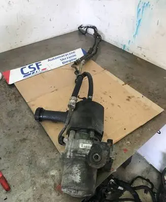 Citroen DS5 Power steering pump 9676556180