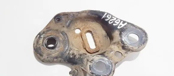 Volvo XC90 Engine mounting bracket