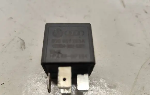 Audi A4 S4 B5 8D Other relay 8D0951253A