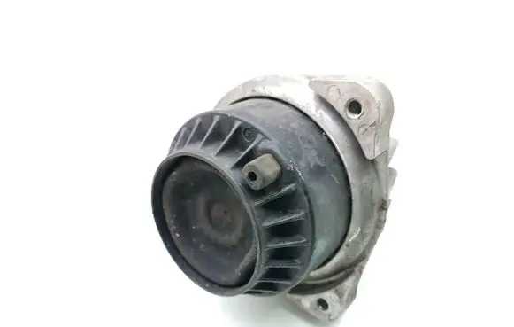 Engine mount bracket