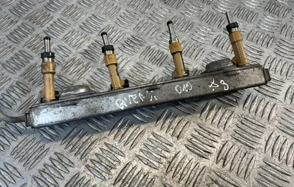 Toyota Avensis T270 Fuel main line pipe