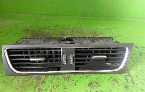 Audi A4 S4 B8 8K Dash center air vent grill 8T2820951B