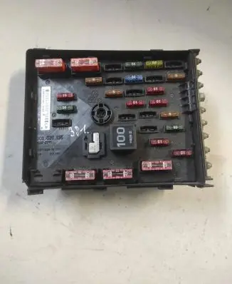 Volkswagen PASSAT B6 Fuse box set 3C0937125 63592777