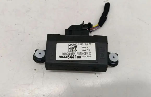 Opel Grandland X Door control unit/module 9833644180