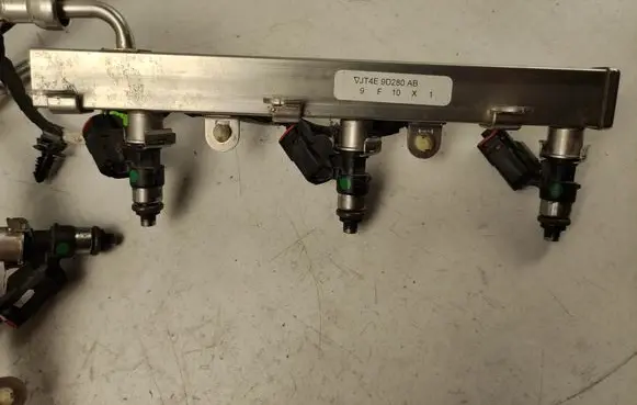 Ford F150 Fuel injectors set JT4E9H487AE JT4E9H487BC