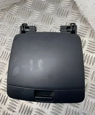 Hyundai i30 Glove box set 847702L000