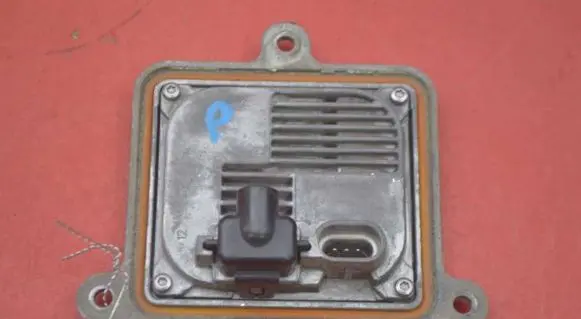 Tesla Model S Voltage converter/converter module A71154400DG