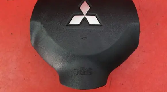 Mitsubishi Lancer VIII Steering wheel airbag