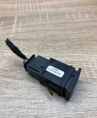 Volkswagen Polo IV 9N3 Hazard light switch 6Q0953235A WithPlug