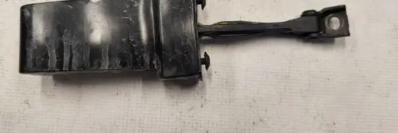 Skoda Yeti (5L) Rear door check strap stopper 5L0839249