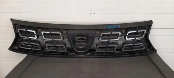 Dacia Duster II Front grill