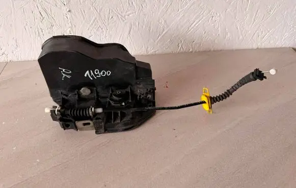 BMW 5 E60 E61 Front door lock 7167065