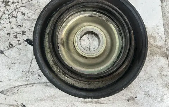 Citroen C4 I Picasso Crankshaft pulley 9681640880