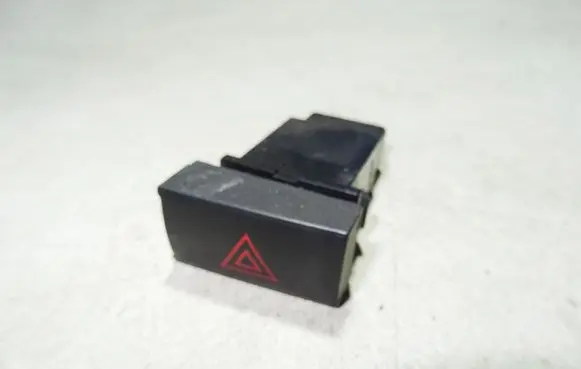Hyundai Santa Fe Hazard light switch 864W01404