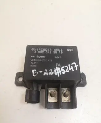 Mercedes-Benz E W211 Charging relay A0025423819