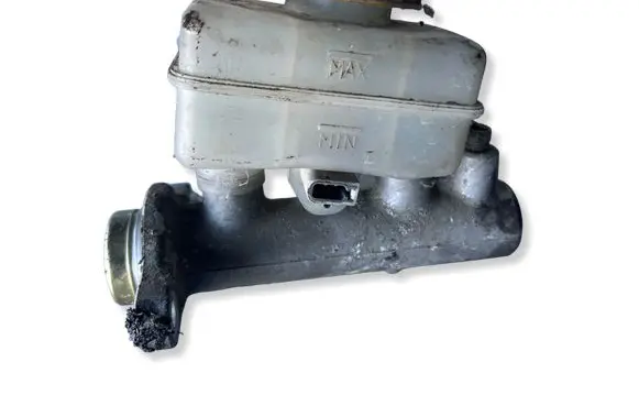 Subaru Forester SF Master brake cylinder 