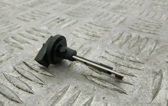 BMW 5 GT F07 Oil temperature sensor N8064001 100635