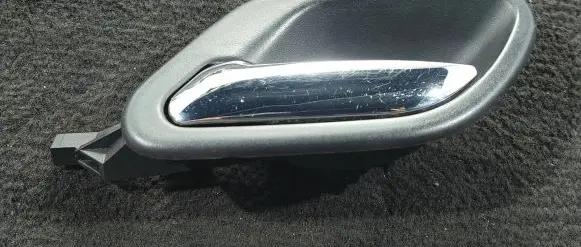 BMW 5 E39 Front door interior handle 8226049
