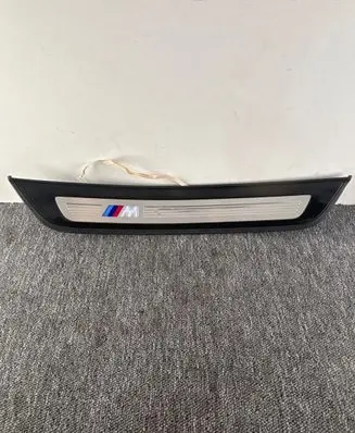 BMW 5 G30 G31 Rear sill trim cover 8064905 28042017 568925