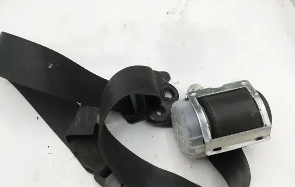 Land Rover Discovery 3 - LR3 Front seatbelt NOCODE