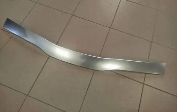 Peugeot 208 I Windshield trim 