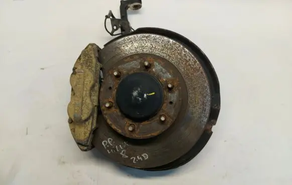 Front wheel hub