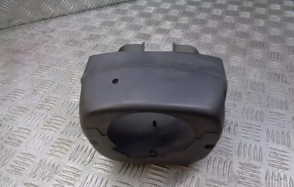Suzuki SX4 Steering wheel column trim