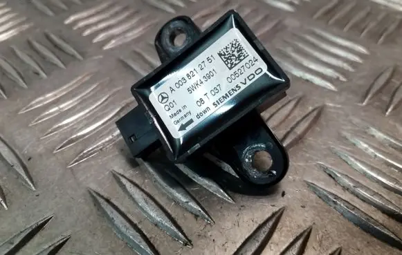 Mercedes-Benz S W221 Airbag deployment crash/impact sensor A0038212751 5WK43901