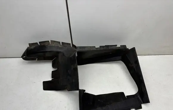 Audi Q7 4L Intercooler air channel guide 4L0117335B