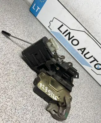BMW 5 E39 Front door lock 8235126