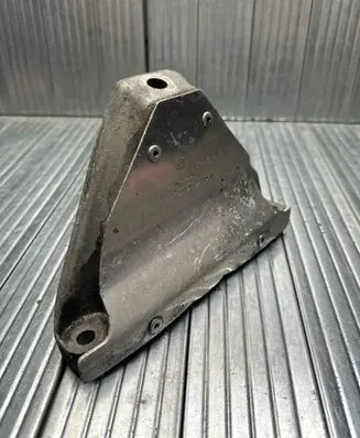 BMW 5 GT F07 Engine mounting bracket 6777628
