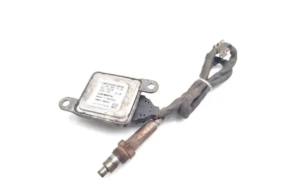 Mercedes-Benz S W221 Lambda probe sensor A0009057000 5WK96682A