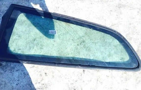 Volvo C30 Rear side window as2