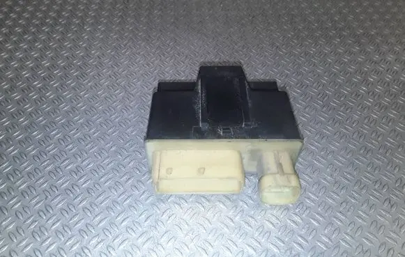 Peugeot 308 Glow plug pre-heat relay 018010953 9662570880