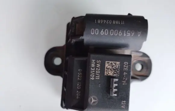 Mercedes-Benz Sprinter W906 Glow plug pre-heat relay 6519000900