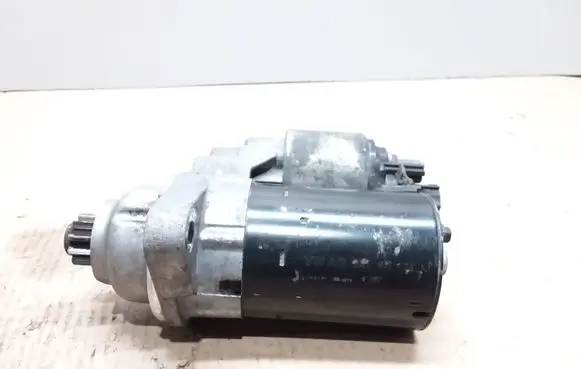 Volkswagen Golf VI Starter motor 02T911023M