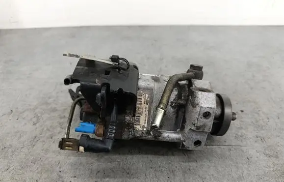 Ford Mondeo Mk III Fuel injection high pressure pump 