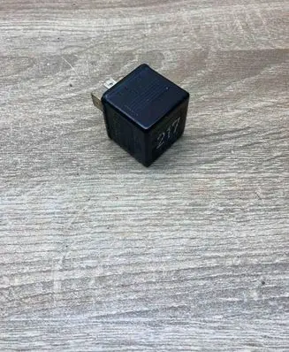 Audi A6 S6 C4 4A Other relay 443951253S 899556