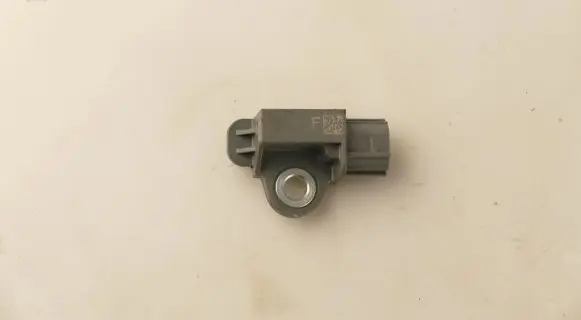 Nissan X-Trail T32 Airbag deployment crash/impact sensor 985813RA0A