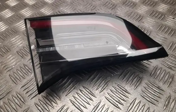 Tesla Model 3 Rear/tail lights 1077401