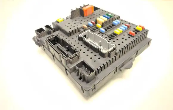 Volvo XC90 Fuse module 31314469 28242073 31314981