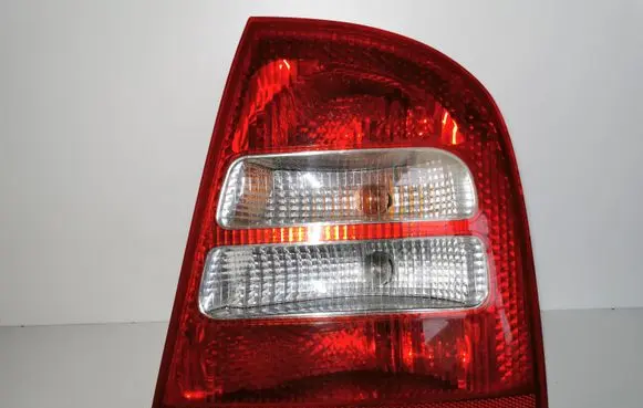 Skoda Octavia Mk1 (1U) Rear/tail lights 1U6945096 1U6945112