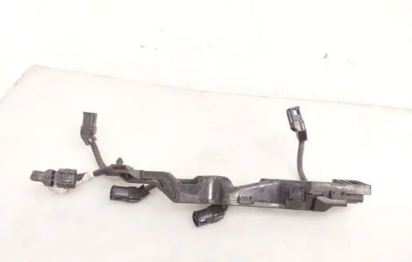 Lexus ES 300h (7th Gen) Fuel injector wires 8212533180