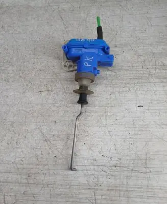 Audi 80 90 S2 B4 Central locking vacuum pump 893862123