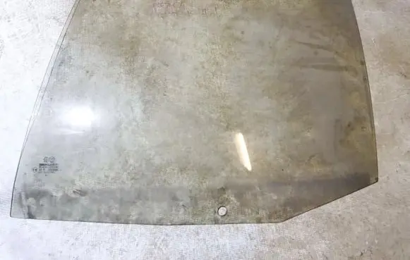 Rear door window glass