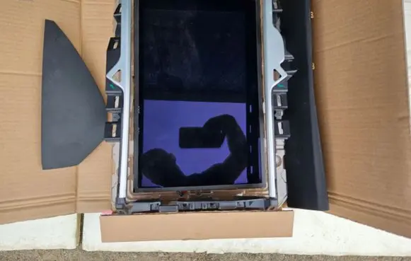 Tesla Model X Radio/CD/DVD/GPS head unit 1084333