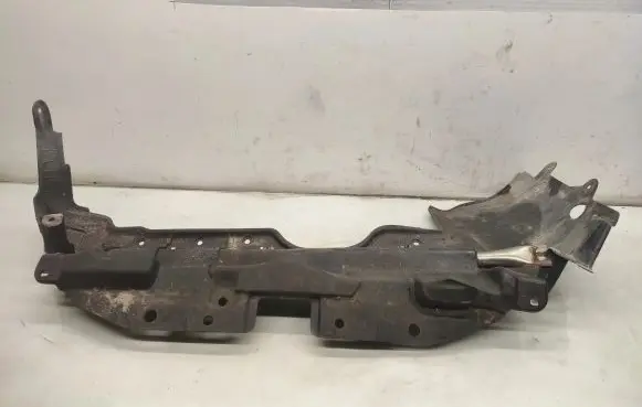 Honda CR-V Front bumper skid plate/under tray 